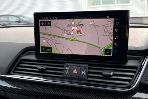 DT73ZGY Audi Q5 Black Edition 40 TDI quattro 204 PS S tronic Thumbnail #18