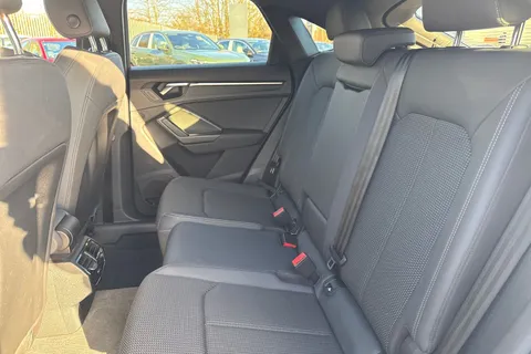 KE22OVL Audi Q3 Black Edition 40 TFSI quattro 190 PS S tronic Thumbnail #18