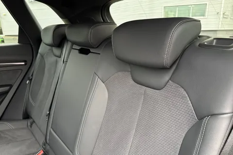 DT73ZGY Audi Q5 Black Edition 40 TDI quattro 204 PS S tronic Thumbnail #20