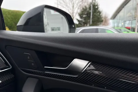 DT73ZGY Audi Q5 Black Edition 40 TDI quattro 204 PS S tronic Thumbnail #22