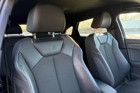 KE22OVL Audi Q3 Black Edition 40 TFSI quattro 190 PS S tronic Thumbnail #23