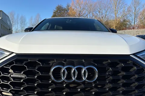 KE22OVL Audi Q3 Black Edition 40 TFSI quattro 190 PS S tronic Thumbnail #27