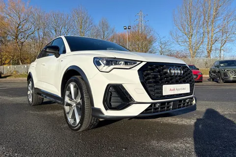 KE22OVL Audi Q3 Black Edition 40 TFSI quattro 190 PS S tronic Thumbnail #29