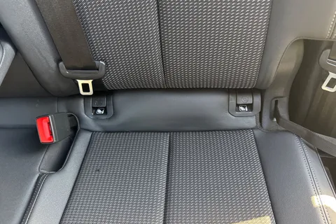 KE22OVL Audi Q3 Black Edition 40 TFSI quattro 190 PS S tronic Thumbnail #40