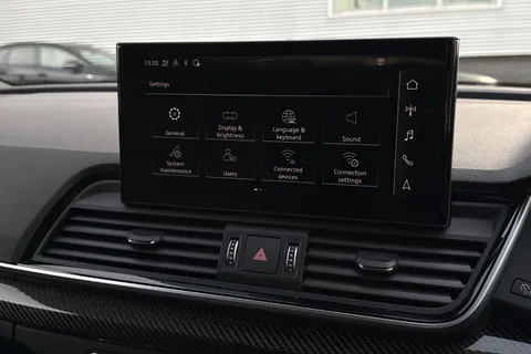 DT73ZGY Audi Q5 Black Edition 40 TDI quattro 204 PS S tronic Thumbnail #40