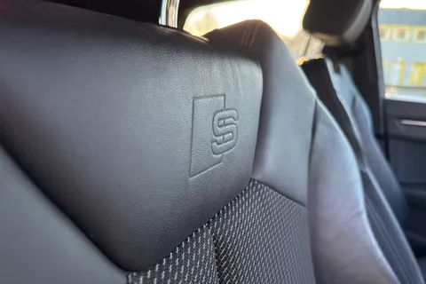 KE22OVL Audi Q3 Black Edition 40 TFSI quattro 190 PS S tronic Thumbnail #45