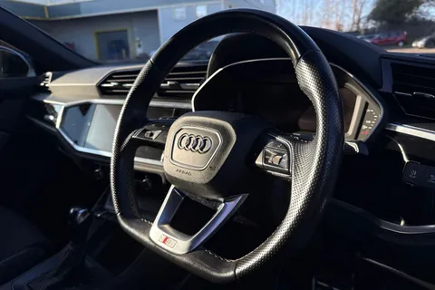 KE22OVL Audi Q3 Black Edition 40 TFSI quattro 190 PS S tronic Thumbnail #46