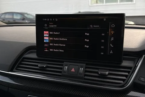 DT73ZGY Audi Q5 Black Edition 40 TDI quattro 204 PS S tronic Thumbnail #43