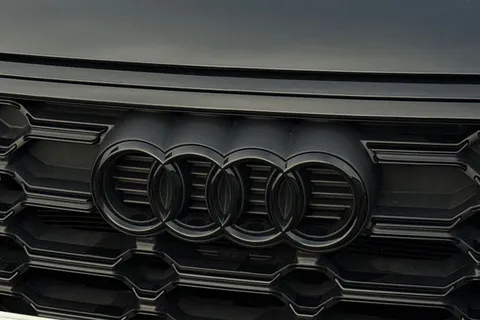 DT73ZGY Audi Q5 Black Edition 40 TDI quattro 204 PS S tronic Thumbnail #46
