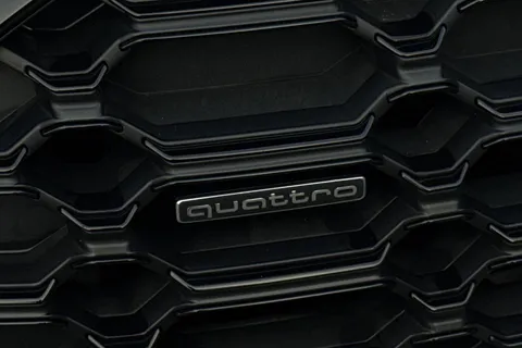 DT73ZGY Audi Q5 Black Edition 40 TDI quattro 204 PS S tronic Thumbnail #47