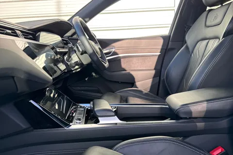 35 of 64 for Audi e-tron 50 Black Edition Sportback Auto quattro 5dr 71.2kWh (11kW Charger)