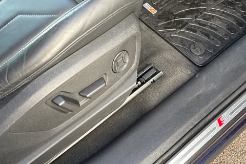 42 of 64 for Audi e-tron 50 Black Edition Sportback Auto quattro 5dr 71.2kWh (11kW Charger)