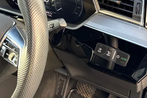 44 of 64 for Audi e-tron 50 Black Edition Sportback Auto quattro 5dr 71.2kWh (11kW Charger)