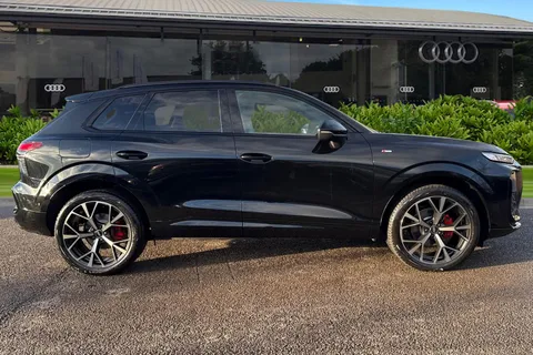 Audi Q3 1.5 TFSI Edition 1 S Tronic Euro 6 (s/s) 5dr Thumbnail #4