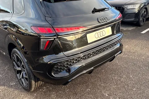 Audi Q3 1.5 TFSI Edition 1 S Tronic Euro 6 (s/s) 5dr Thumbnail #8