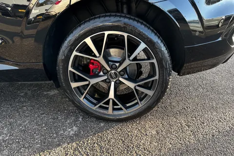 Audi Q3 1.5 TFSI Edition 1 S Tronic Euro 6 (s/s) 5dr Thumbnail #11