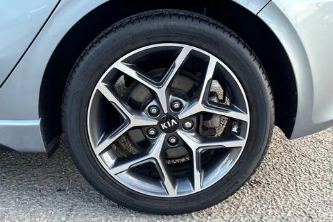 FG69UUL Kia Ceed 1.4 T-GDi GT-Line Lunar Edition Euro 6 (s/s) 5dr Thumbnail #13