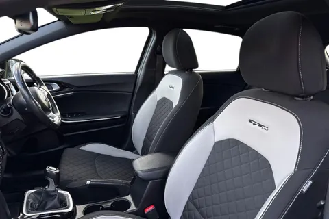 FG69UUL Kia Ceed 1.4 T-GDi GT-Line Lunar Edition Euro 6 (s/s) 5dr Thumbnail #16