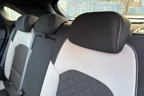 FG69UUL Kia Ceed 1.4 T-GDi GT-Line Lunar Edition Euro 6 (s/s) 5dr Thumbnail #19