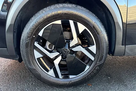 LO24JYK PEUGEOT 2008 1.2 PureTech GT EAT Euro 6 (s/s) 5dr Thumbnail #12