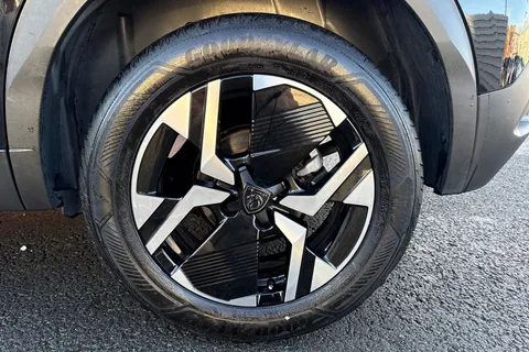 LO24JYK PEUGEOT 2008 1.2 PureTech GT EAT Euro 6 (s/s) 5dr Thumbnail #13