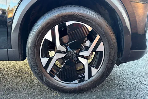 LO24JYK PEUGEOT 2008 1.2 PureTech GT EAT Euro 6 (s/s) 5dr Thumbnail #14