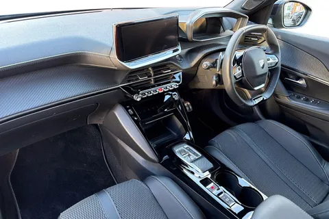 LO24JYK PEUGEOT 2008 1.2 PureTech GT EAT Euro 6 (s/s) 5dr Thumbnail #16