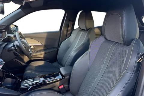 LO24JYK PEUGEOT 2008 1.2 PureTech GT EAT Euro 6 (s/s) 5dr Thumbnail #17