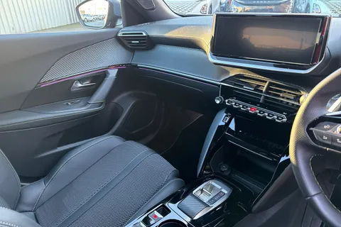 LO24JYK PEUGEOT 2008 1.2 PureTech GT EAT Euro 6 (s/s) 5dr Thumbnail #21