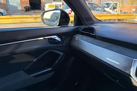 DC69RYB Audi Q3 40 TFSI Quattro Vorsprung 5dr S Tronic Thumbnail #38