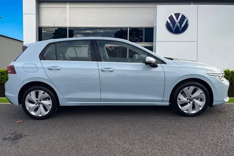 DE25ZJK Volkswagen Golf 1.5 TSI 204 Style eHybrid 5dr DSG Thumbnail #4