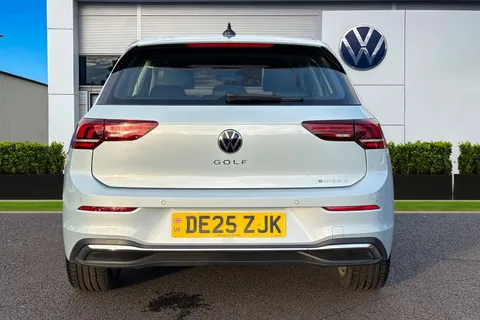 DE25ZJK Volkswagen Golf 1.5 TSI 204 Style eHybrid 5dr DSG Thumbnail #5