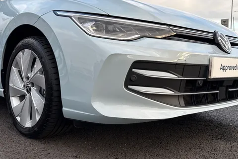 DE25ZJK Volkswagen Golf 1.5 TSI 204 Style eHybrid 5dr DSG Thumbnail #10