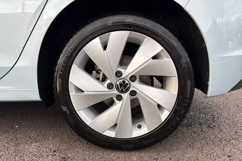 DE25ZJK Volkswagen Golf 1.5 TSI 204 Style eHybrid 5dr DSG Thumbnail #11