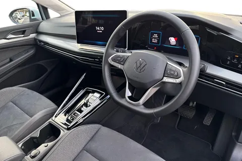 DE25ZJK Volkswagen Golf 1.5 TSI 204 Style eHybrid 5dr DSG Thumbnail #15