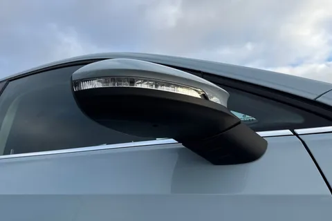 DE25ZJK Volkswagen Golf 1.5 TSI 204 Style eHybrid 5dr DSG Thumbnail #26