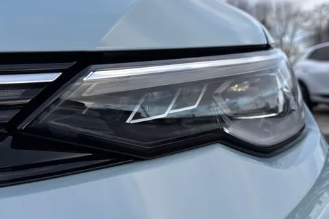 DE25ZJK Volkswagen Golf 1.5 TSI 204 Style eHybrid 5dr DSG Thumbnail #28