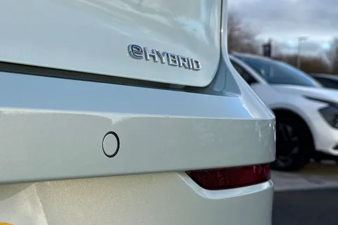 DE25ZJK Volkswagen Golf 1.5 TSI 204 Style eHybrid 5dr DSG Thumbnail #30