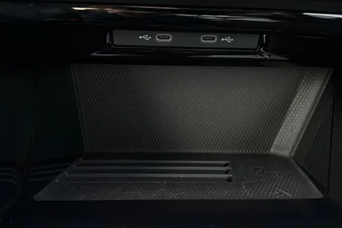 DE25ZJK Volkswagen Golf 1.5 TSI 204 Style eHybrid 5dr DSG Thumbnail #32