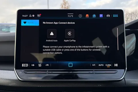 DE25ZJK Volkswagen Golf 1.5 TSI 204 Style eHybrid 5dr DSG Thumbnail #43