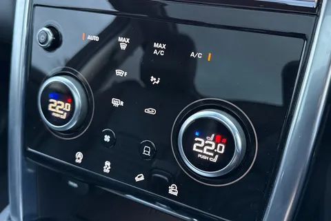 19 of 61 for Land Rover Discovery Sport 2.0 D240 MHEV R-Dynamic HSE Auto 4WD Euro 6 (s/s) 5dr