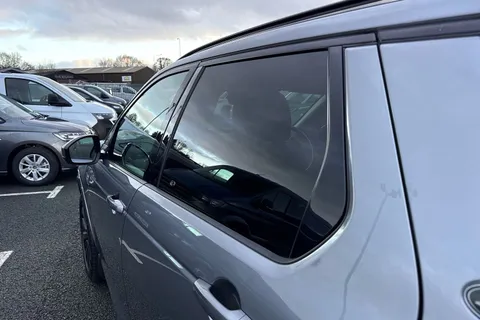 34 of 61 for Land Rover Discovery Sport 2.0 D240 MHEV R-Dynamic HSE Auto 4WD Euro 6 (s/s) 5dr