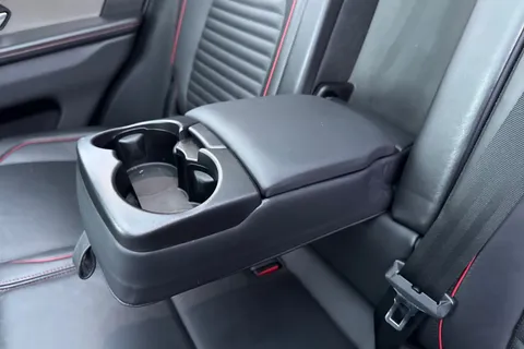 38 of 61 for Land Rover Discovery Sport 2.0 D240 MHEV R-Dynamic HSE Auto 4WD Euro 6 (s/s) 5dr