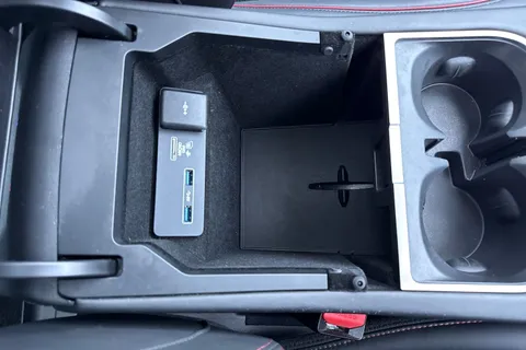 45 of 61 for Land Rover Discovery Sport 2.0 D240 MHEV R-Dynamic HSE Auto 4WD Euro 6 (s/s) 5dr