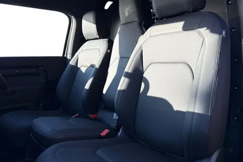 4 of 41 for Land Rover Defender 90 3.0 D250 Hard Top S