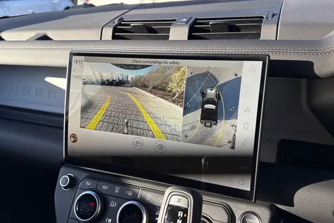 13 of 41 for Land Rover Defender 90 3.0 D250 Hard Top S