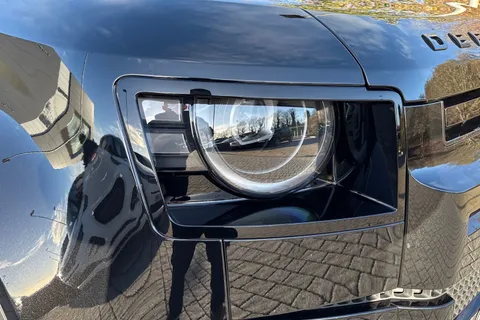 18 of 41 for Land Rover Defender 90 3.0 D250 Hard Top S