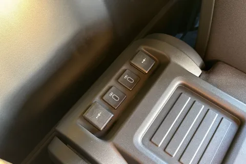 19 of 41 for Land Rover Defender 90 3.0 D250 Hard Top S