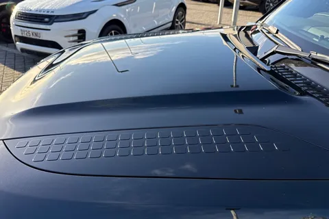 29 of 41 for Land Rover Defender 90 3.0 D250 Hard Top S