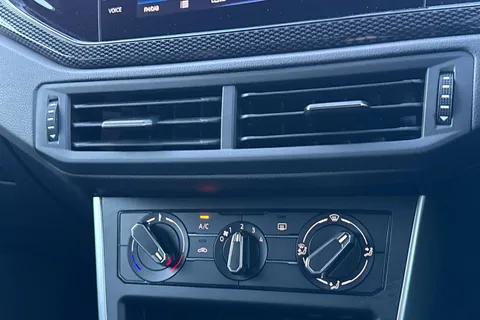 DC23YAJ Volkswagen Polo 1.0 TSI Life 5dr | App Connect | Parking Sensors Thumbnail #23